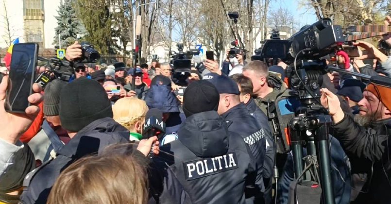 Полиция Молдовы задержала десятки участников митинга в Кишиневе