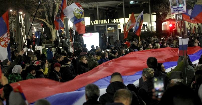 В Сербии проходит массовая акция в поддержку России (видео)