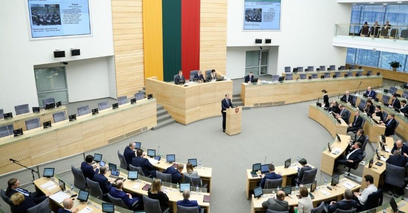 В Сейме Литвы приостановили обсуждение проекта закона о двойном гражданстве