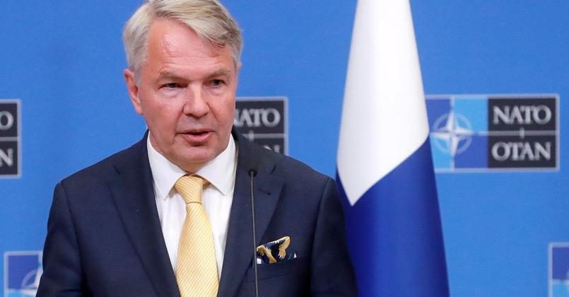 Финские дипломаты в России перешли на наличные