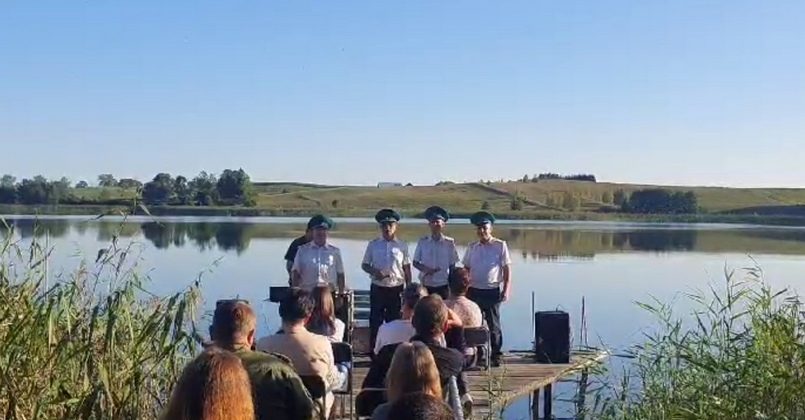 Калининградские пограничники спели песню Газманова близ границы с Польшей