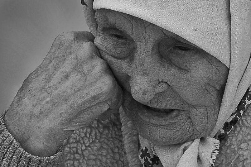 «Перекрестила русского и поцеловала его в губы»: сербская бабушка под огнем немецких миномётов хоронила советского солдата