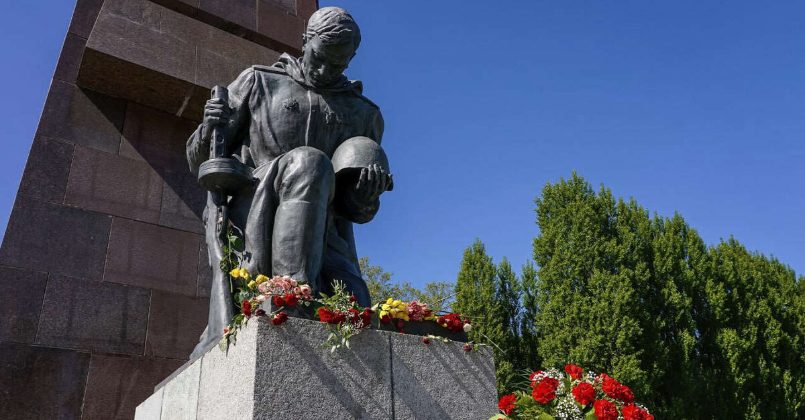 В Литве намерены убрать советскую символику с памятников солдатам