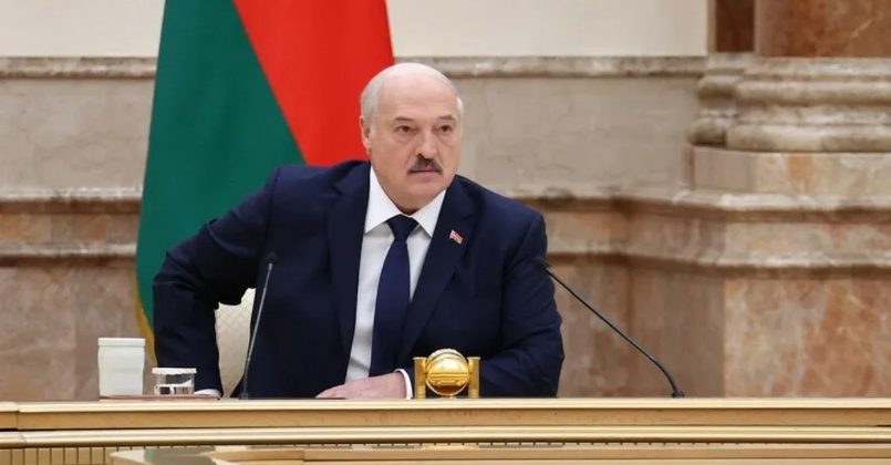 Лукашенко поручил разобраться с задержанием граждан Латвии в Беларуси