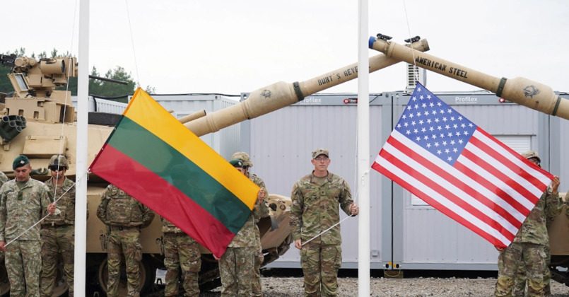 Посол в Литве заявил, что военные США размещены в республике на постоянной основе