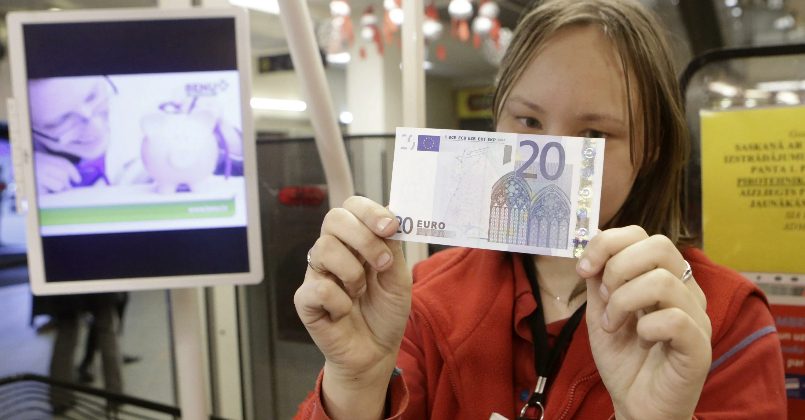 Доля сторонников перехода на евро в Польше сильно сократилась
