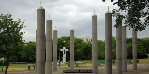 Памятник жертвам Волынской резни в Варшаве