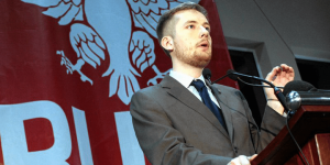 Лидер оппозиционной партии «Народное движение», депутат Сейма Польши от фракции «Кукиз 15» – Роберт Винницкий.