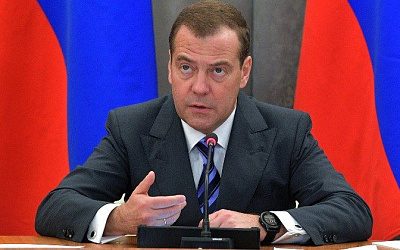 Медведев назвал безумцами политиков стран Балтии, призывающих к отправке войск на Украину