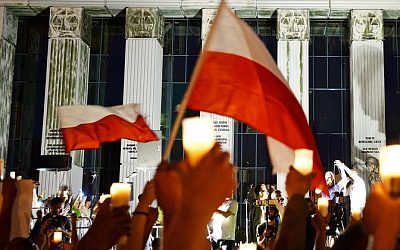 Еврокомиссия закрыла расследование по верховенству права против Польши