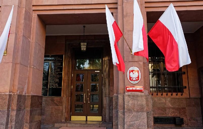 Польша вышлет из страны двух белорусских консулов