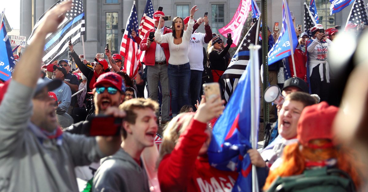 Американцы получат. Митинг в поддержку США. Политические события США. Демократическая партия США митинги. Митинг сторонников Трампа.