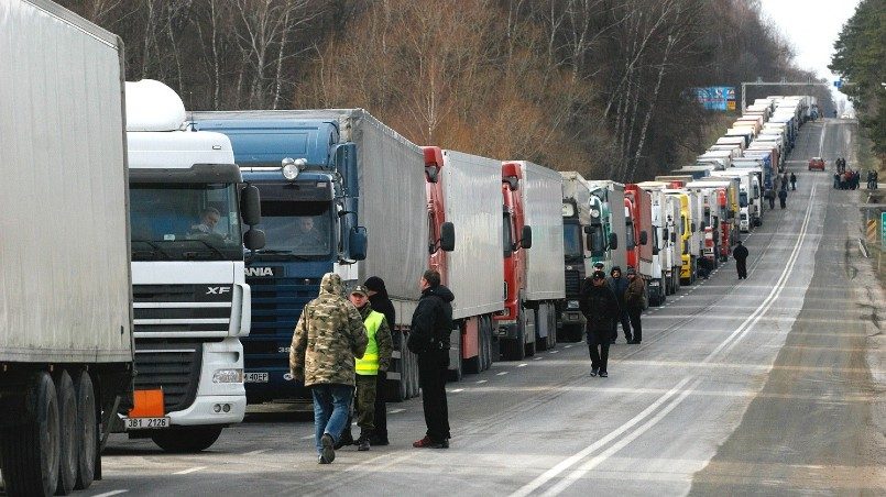 В Литве перевозчики пожаловались властям на критическую нехватку водителей