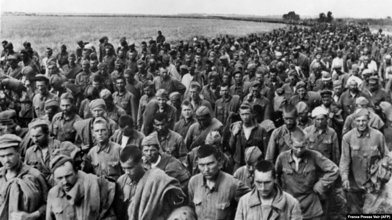 «Звериные инстинкты»: как поступали немецкие солдаты с мирным советским населением и военнопленными
