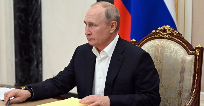 Путин поручил допускать на рынок товары из ЛНР и ДНР наравне с российскими
