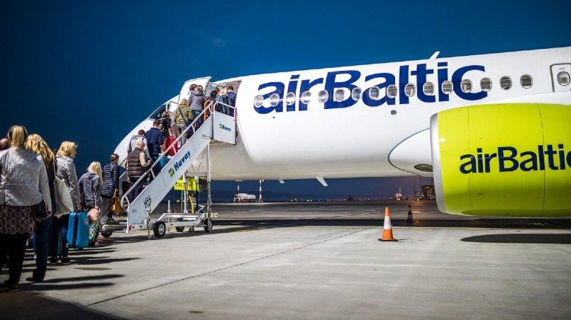Граждан стран Балтии вывезет из Великобритании самолет airBaltic