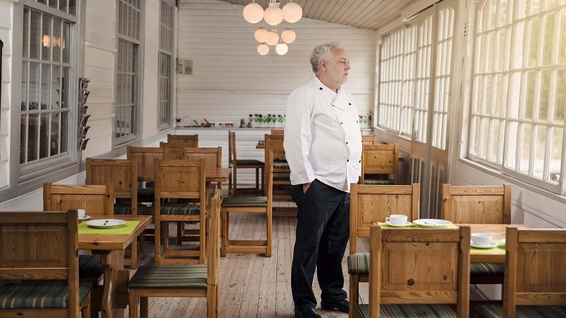 Владельцы ресторанов и гостиниц Эстонии планируют подать в суд на государство