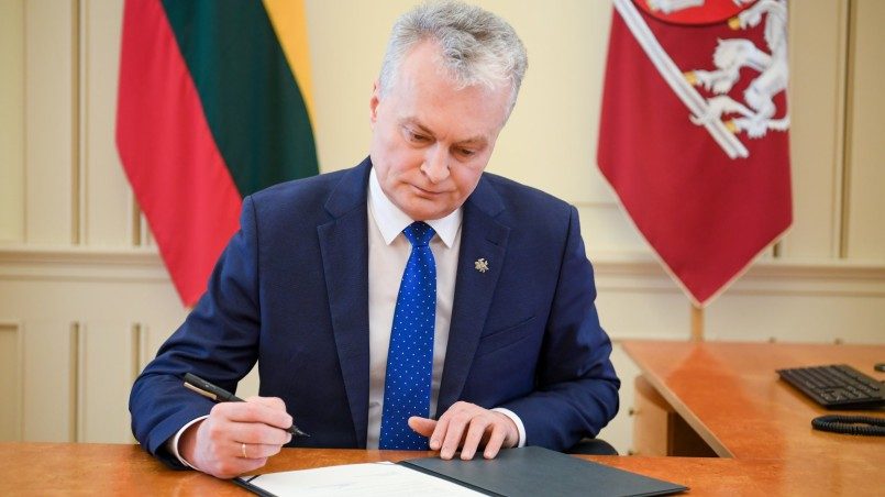 Президент Литвы подписал закон о дефицитном бюджете на 2021 год