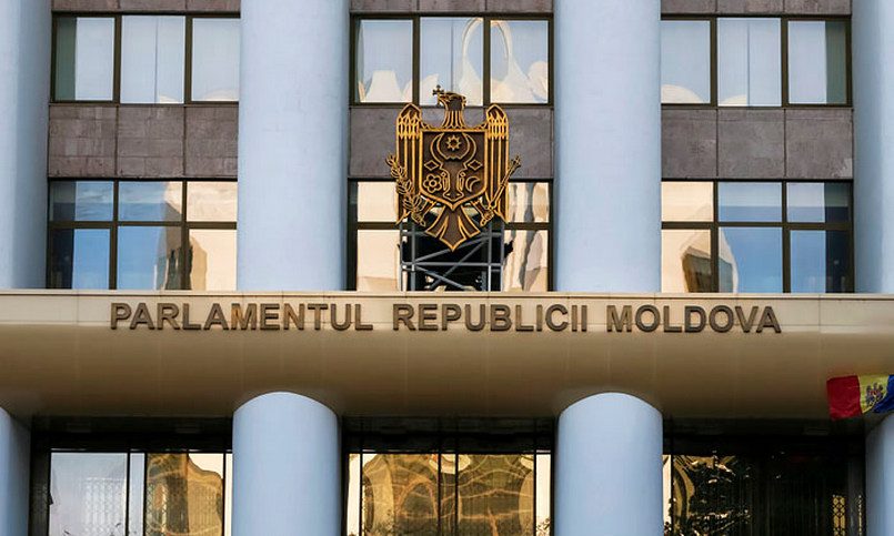 Парламент Молдовы отменил ограничения для российских телеканалов