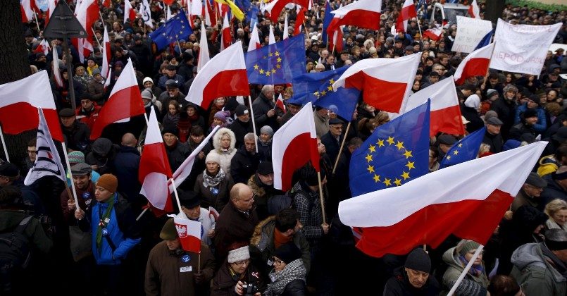 Число сторонников и противников выхода Польши из Евросоюза почти сравнялось