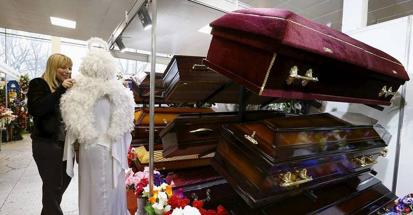 Литовских похоронщиков уличили в перепродаже бывших в употреблении гробов