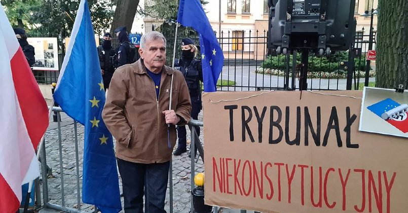 Поляки вышли на акцию протеста из-за решения суда о превосходстве права республики над ЕС