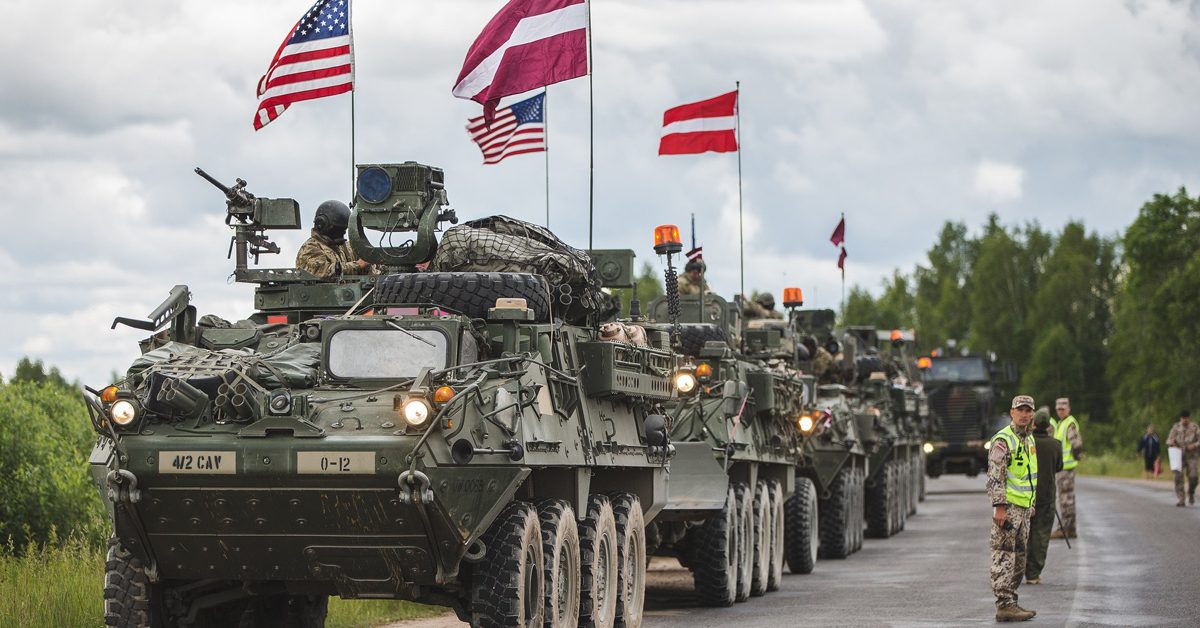 Латвия хочет размещать войска США за российские деньги