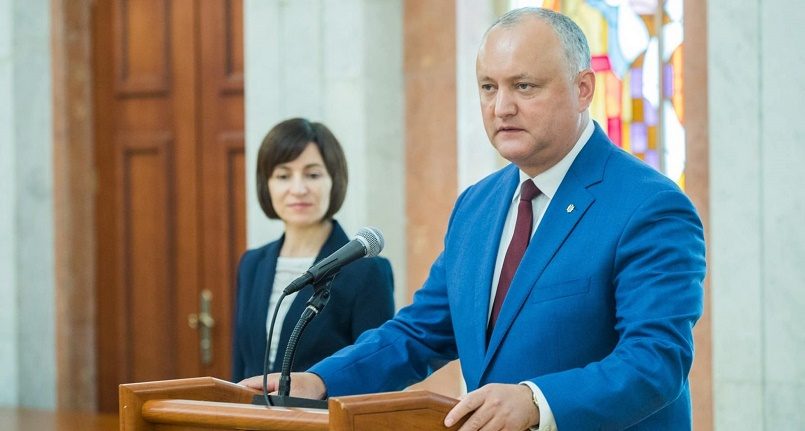Додон обвинил Санду в нарушении Конституции Молдовы
