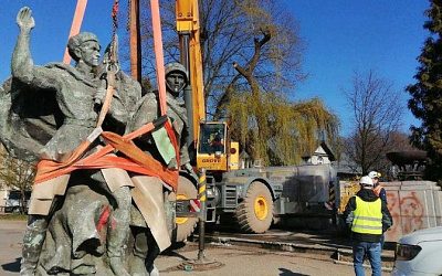 На севере Польши снесли памятник советско-польскому братству по оружию
