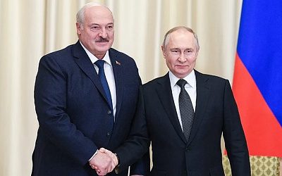 Путин поздравил Лукашенко с 30-летием президентства