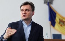 Премьер Молдовы пообещал открыть в правительстве детскую комнату