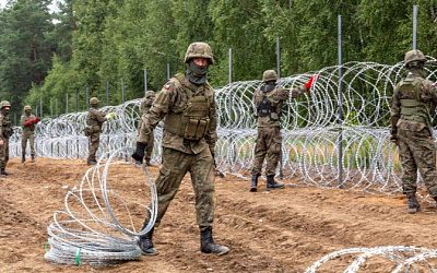 Польша завершила возведение первого участка линии укреплений на границе с РФ