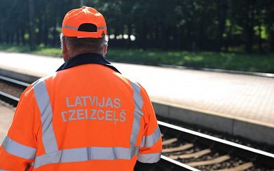 Машинистов поездов в Латвии предлагают увольнять из-за разговоров на русском
