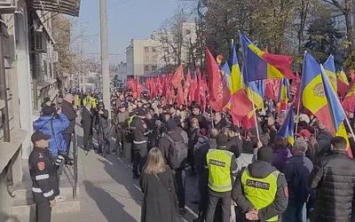 В Кишиневе проходит митинг против результатов выборов